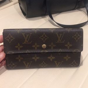 Louis Vuitton Canvas wallet